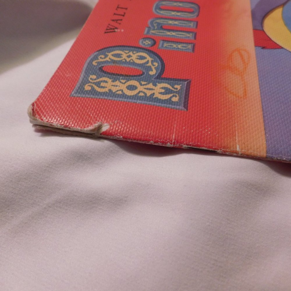 WALT DISNEY'S PINOCCHIO BOOK LINEN LIKE 2006 COLLECTIBLE - Picture 4 of 8